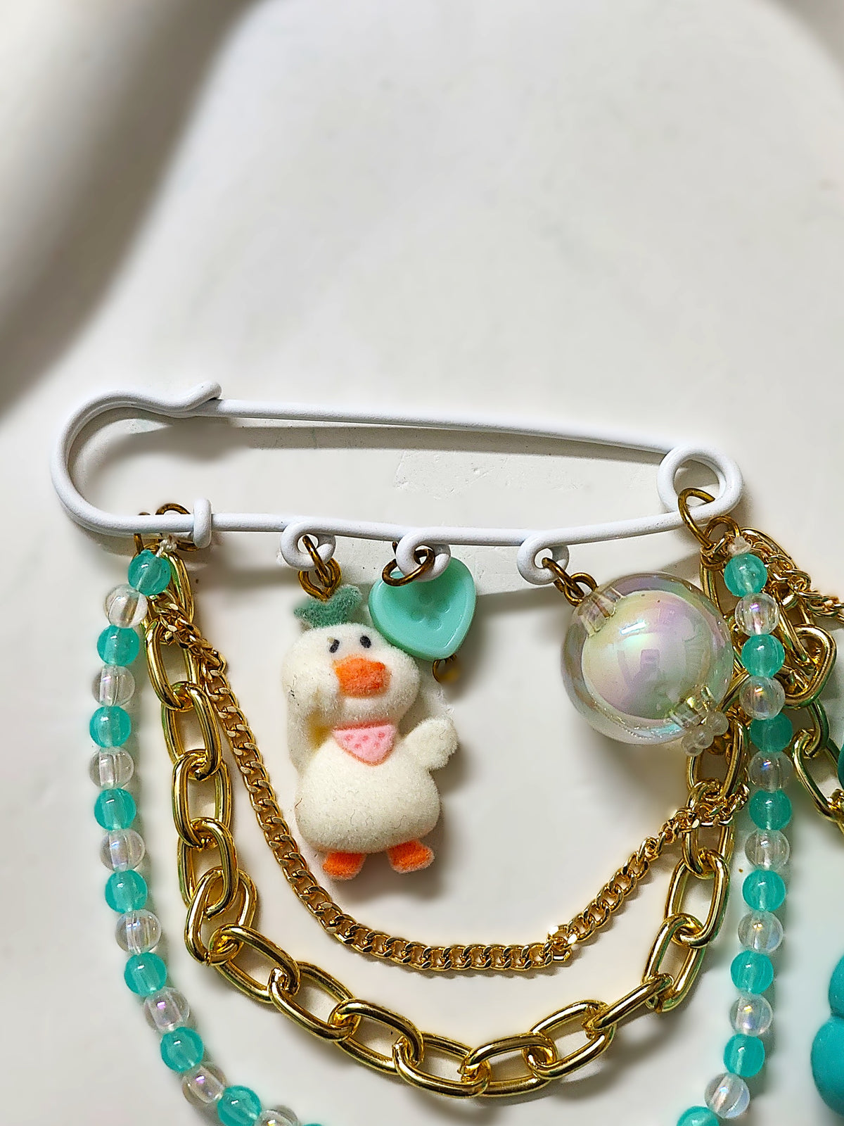 BeYoou.Bling kawaii Handcrafted Cute Duck Safety Pin Brooch, Kilt Pin