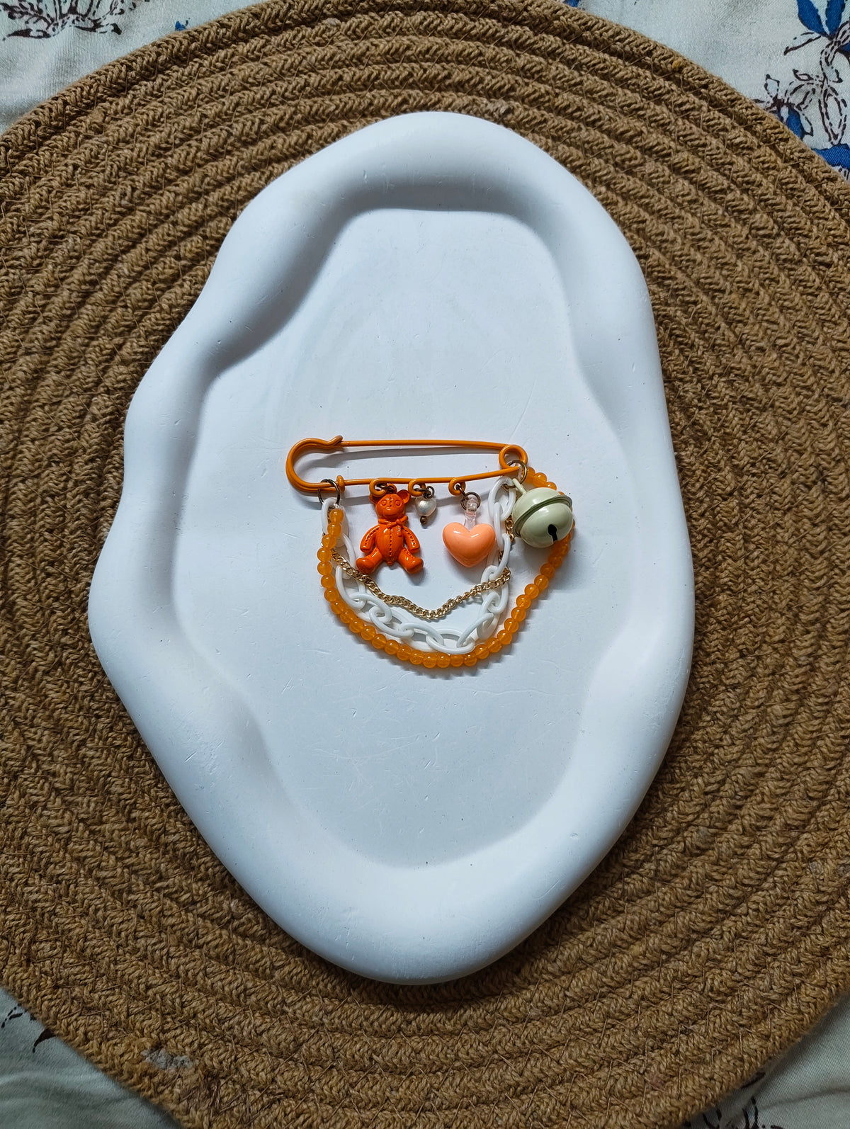 BeYoou.Bling kawaii Handcrafted Cute Orange Teddy Bear Safety Pin Brooch/Kilt Pin