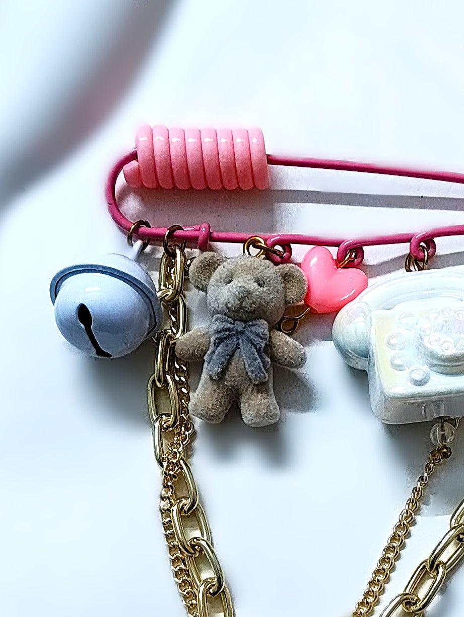 BeYoou.Bling kawaii Handcrafted Cute Teddy Bear & Retro Telephone Safety Pin Brooch/Kilt Pin