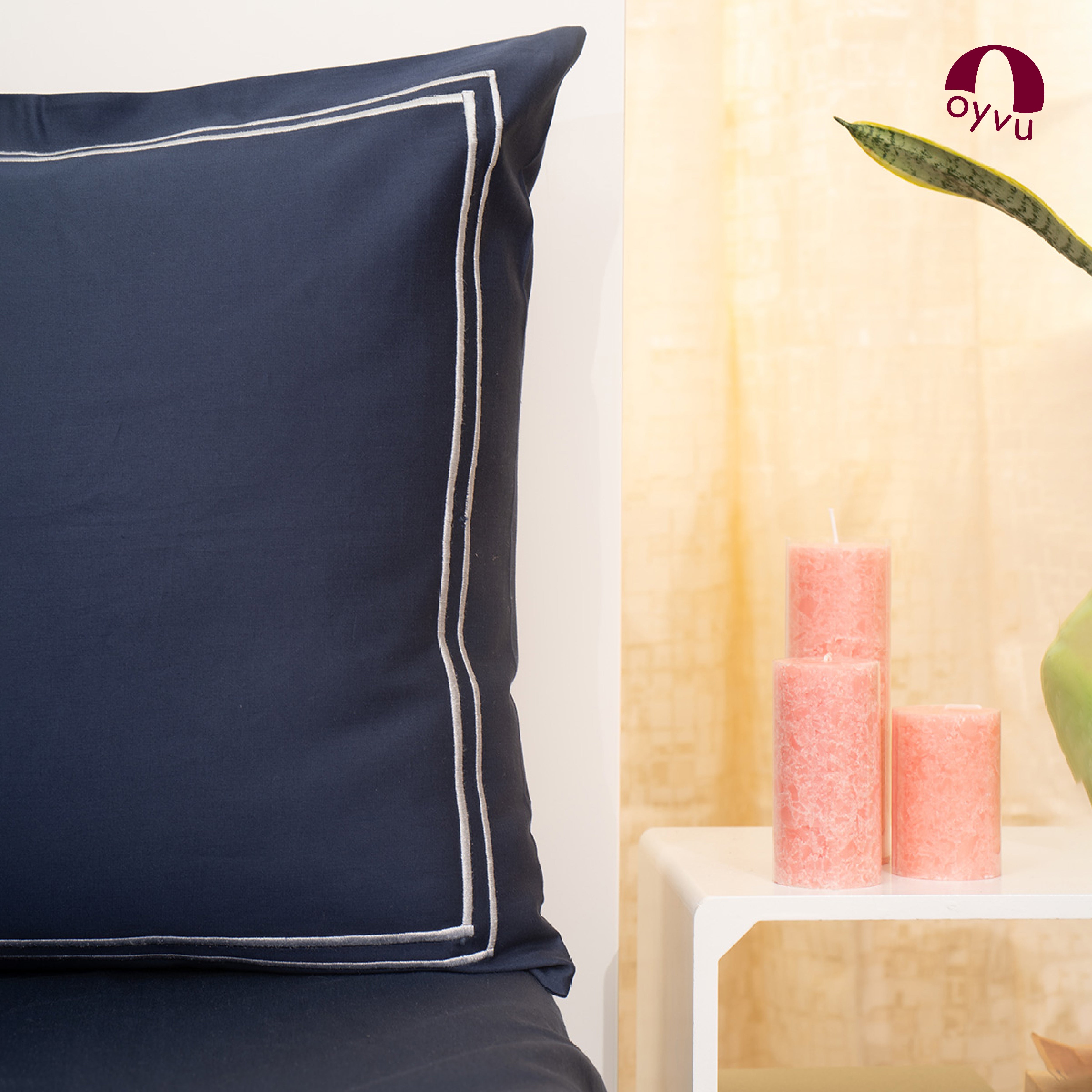 Silver Double Merrow on Navy, 700 TC, Bedsheet Set