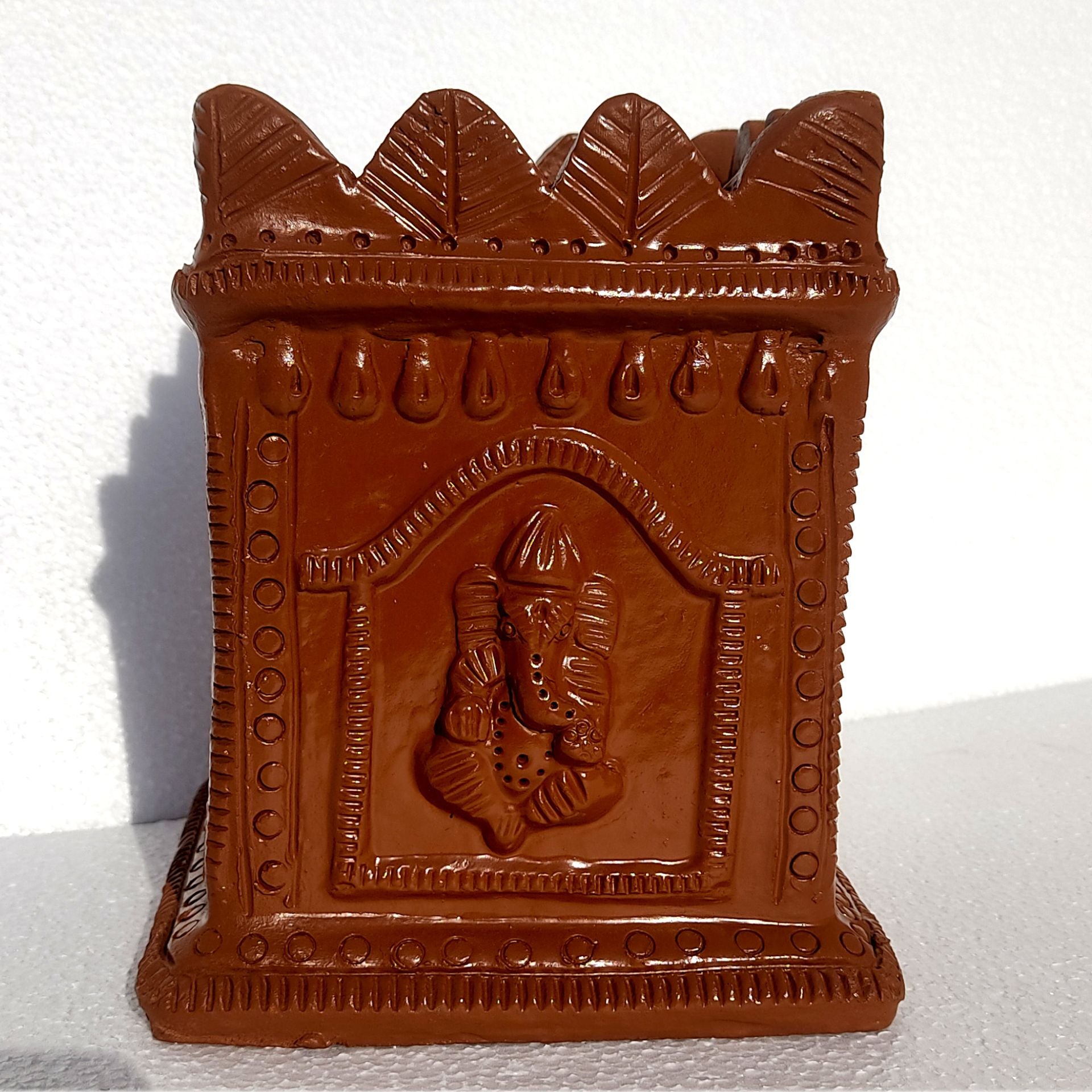 Tulsi pot planter Terracotta HandmadeTulsi gamla/POT/PLANTER SIZE-MEDIUM/ medium - hfnl!fe