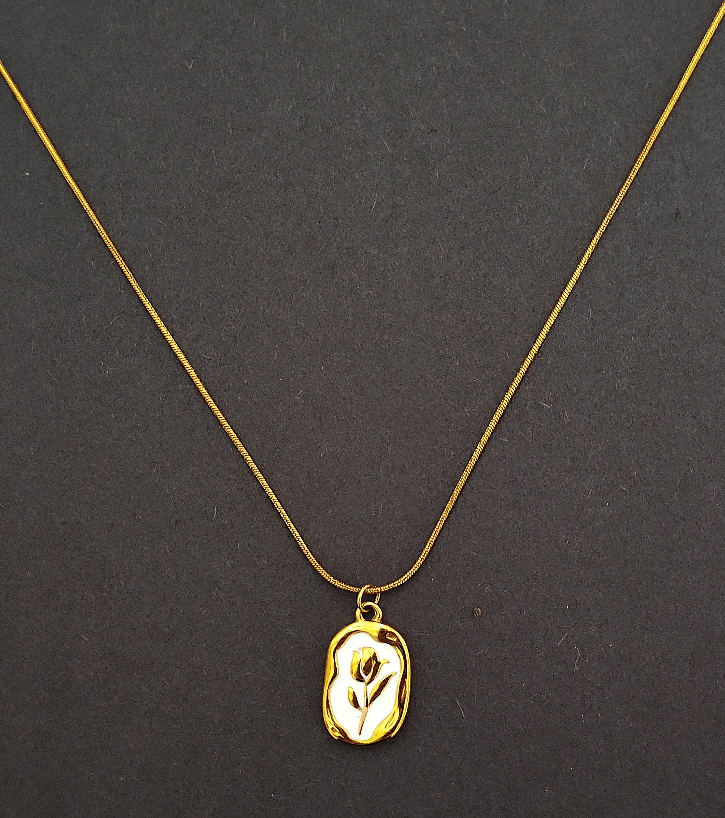 BeYoou.Bling Anti-Tarnish Waterproof Stainless Steel Oval Rose Enamel Pendant Necklace
