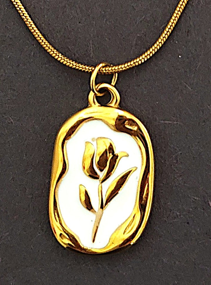 BeYoou.Bling Anti-Tarnish Waterproof Stainless Steel Oval Rose Enamel Pendant Necklace