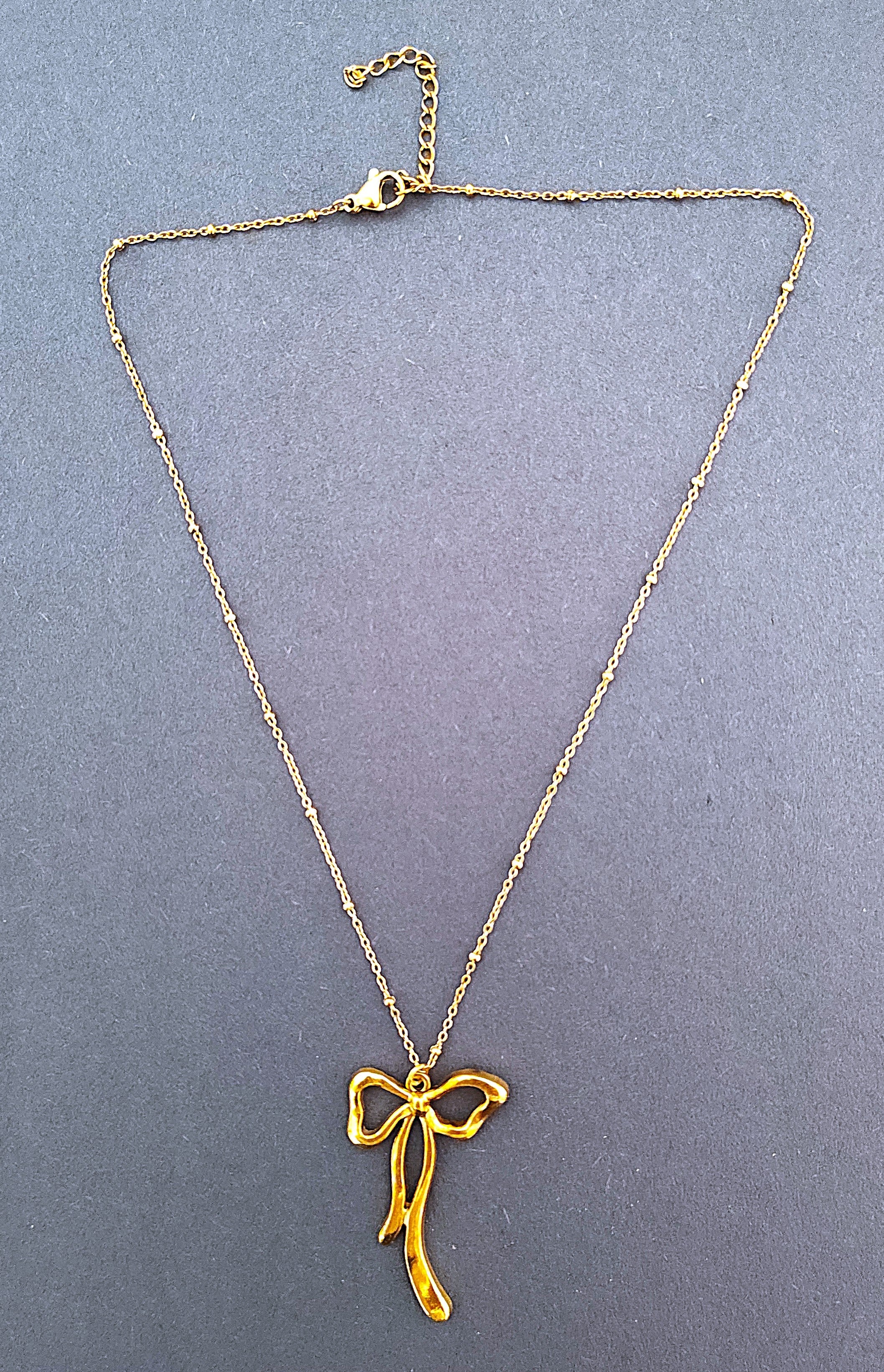 BeYoou.Bling Anti-Tarnish Waterproof Stainless Steel Ribbon Bow Pendant Necklace