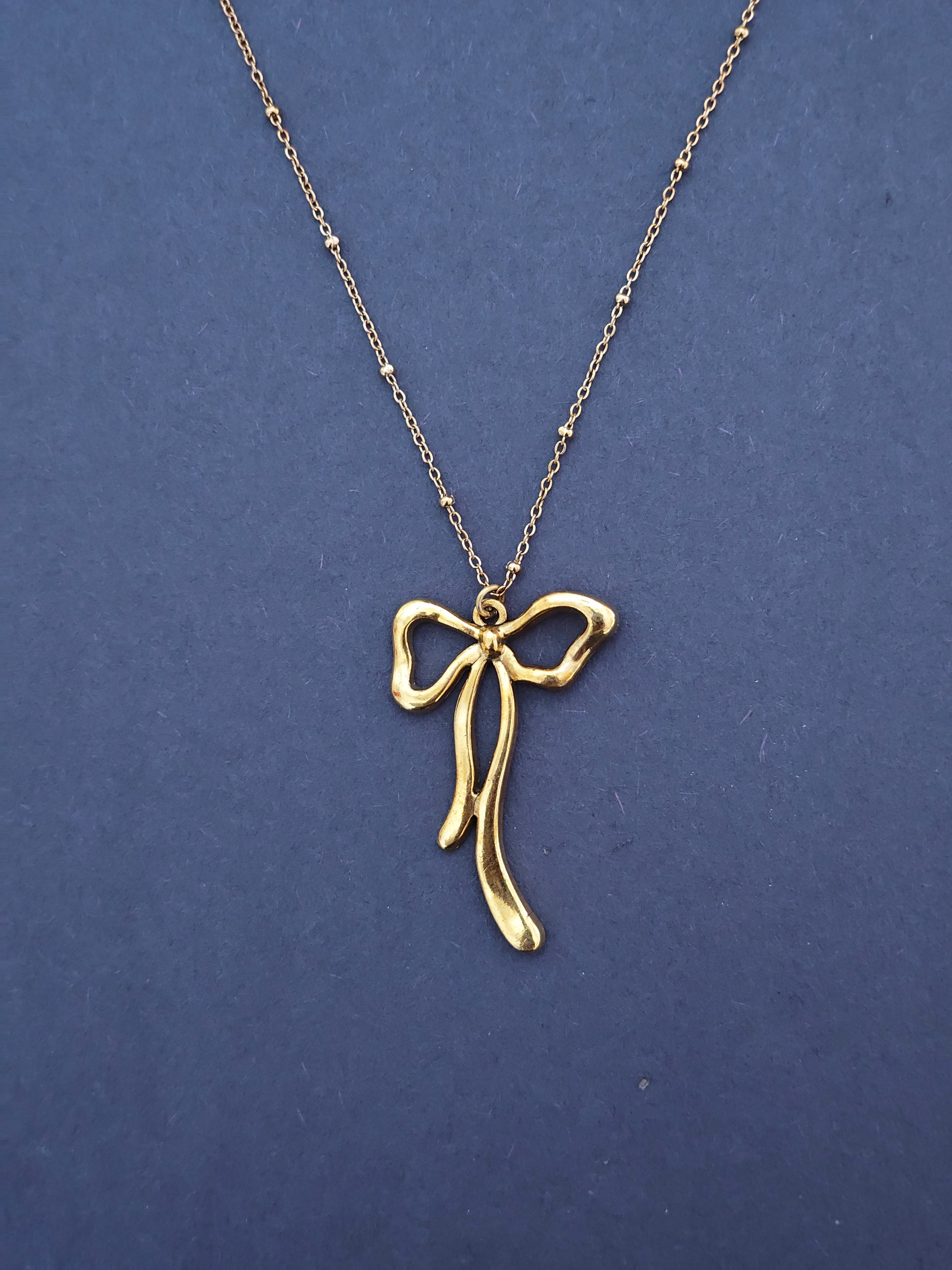 BeYoou.Bling Anti-Tarnish Waterproof Stainless Steel Ribbon Bow Pendant Necklace