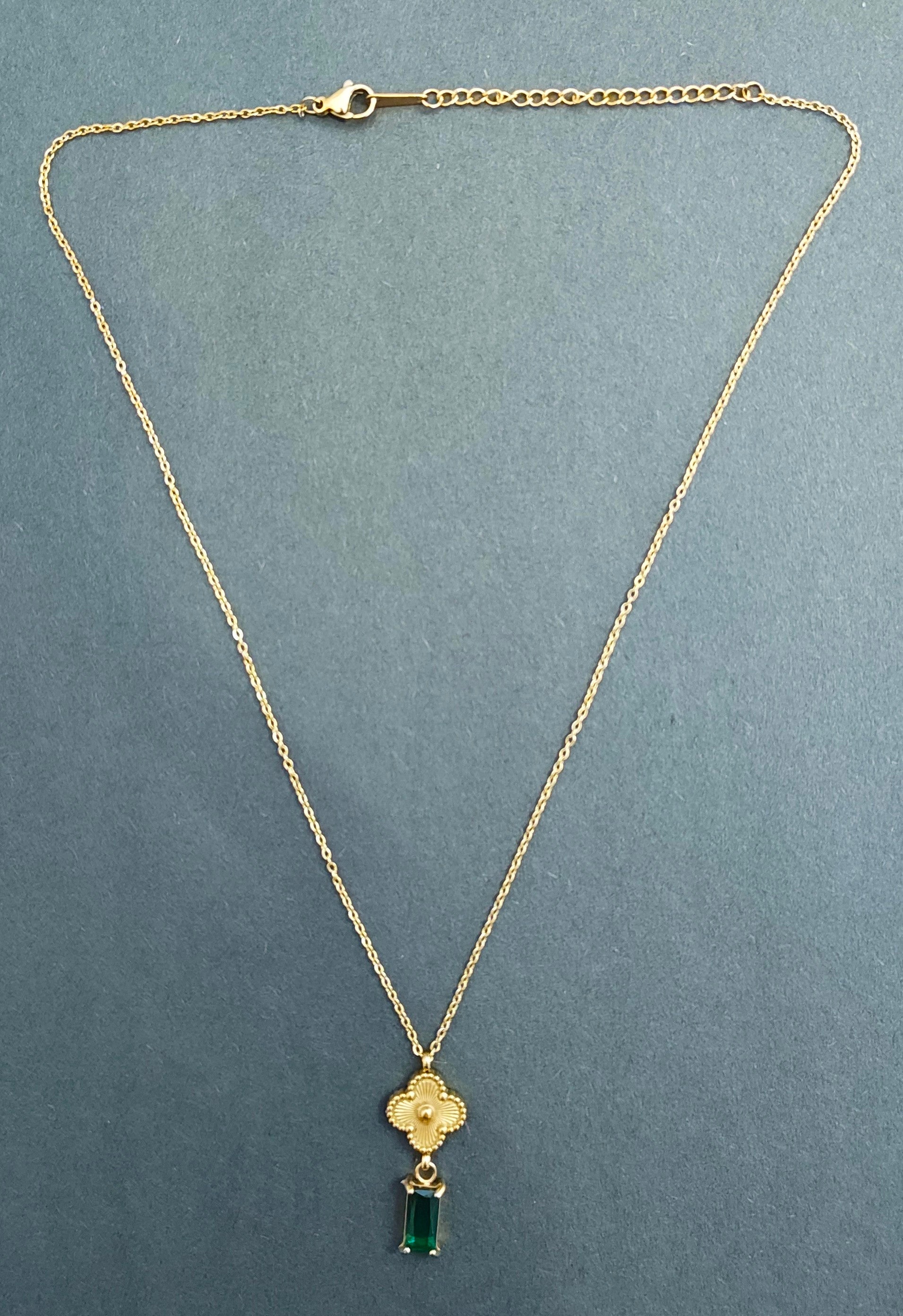 BeYoou.Bling Anti-Tarnish Waterproof Stainless Steel Luxury Green Crystal Pendant Necklace for Women
