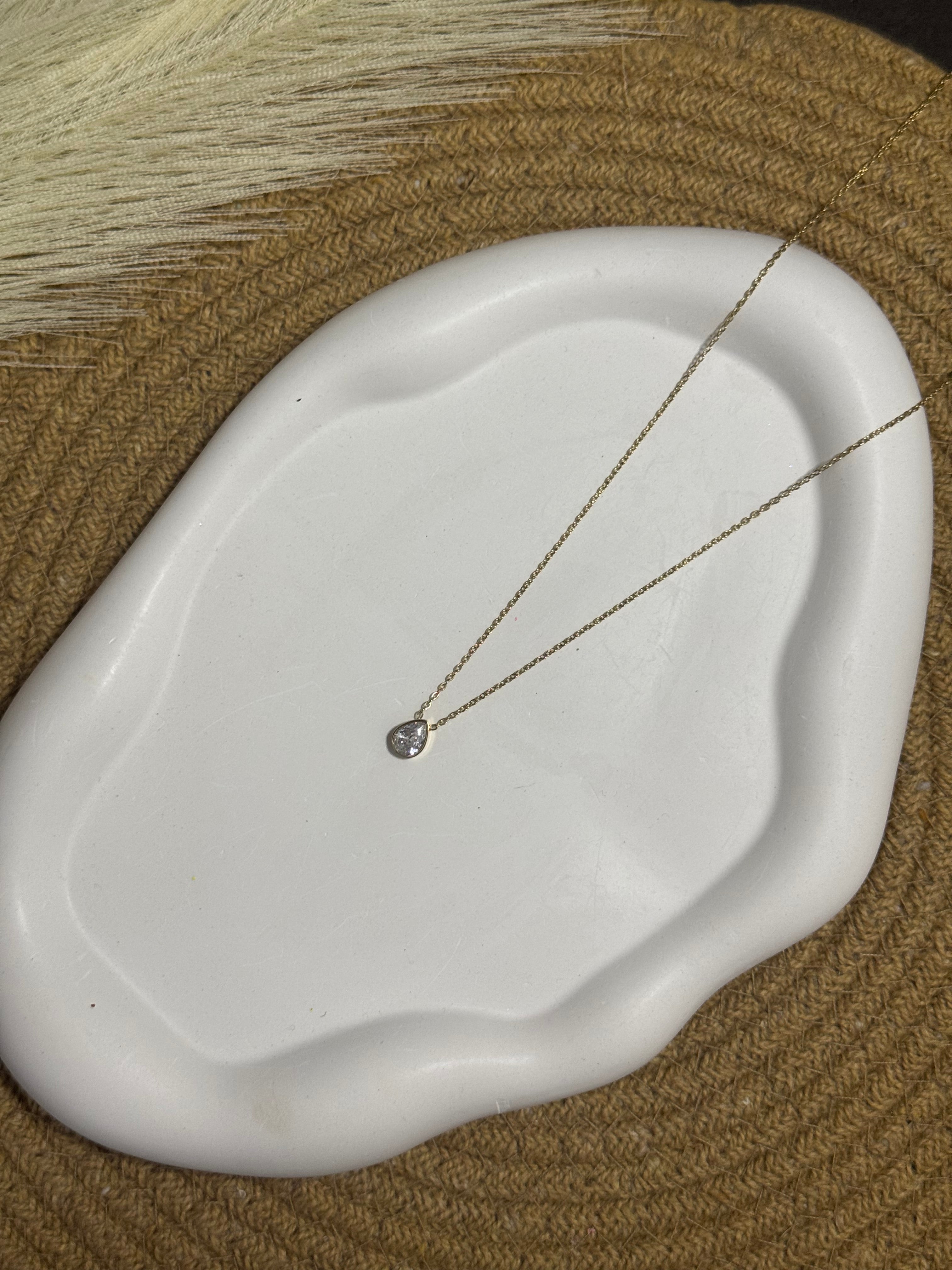 BeYoou.Bling Anti-Tarnish Waterproof Stainless Steel Classic Teardrop AD Stone Pendant Necklace for Women